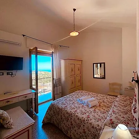 فندق مبيت وإفطار Aria Ona 3*