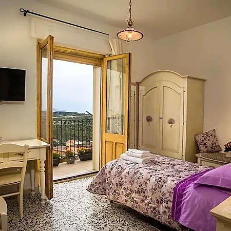 فندق مبيت وإفطار Aria Ona 3*